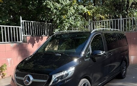 Mercedes-Benz V-Класс, 2019 год, 4 550 000 рублей, 2 фотография