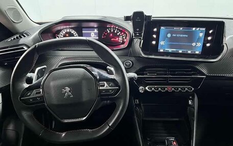 Peugeot 2008 II, 2022 год, 1 311 000 рублей, 10 фотография