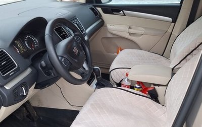 SEAT Alhambra II рестайлинг, 2014 год, 1 000 000 рублей, 1 фотография