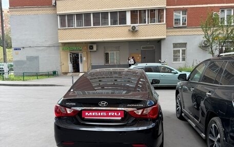 Hyundai Sonata VI, 2011 год, 1 050 000 рублей, 4 фотография