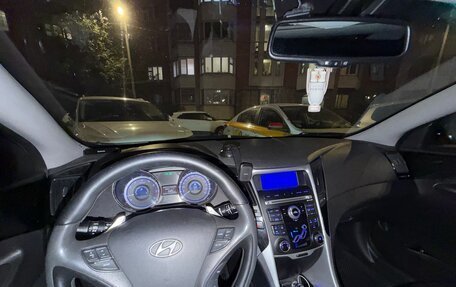 Hyundai Sonata VI, 2011 год, 1 050 000 рублей, 21 фотография