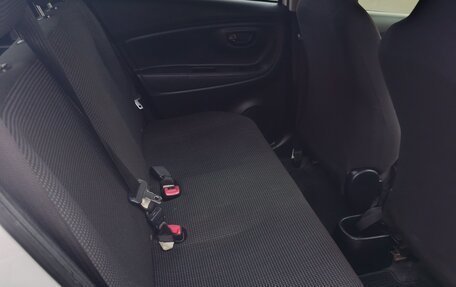 Toyota Vitz, 2014 год, 650 000 рублей, 12 фотография
