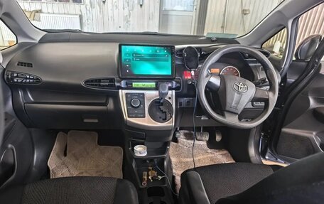 Toyota Wish II, 2012 год, 1 375 000 рублей, 2 фотография