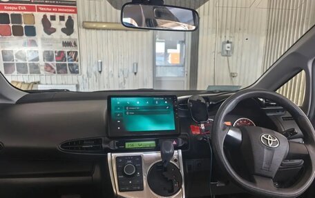 Toyota Wish II, 2012 год, 1 375 000 рублей, 3 фотография