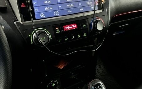 Toyota Land Cruiser Prado 150 рестайлинг 2, 2016 год, 3 950 000 рублей, 11 фотография