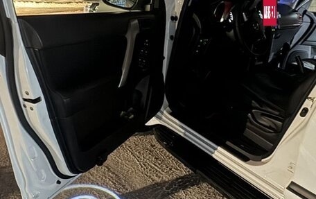 Toyota Land Cruiser Prado 150 рестайлинг 2, 2016 год, 3 950 000 рублей, 15 фотография