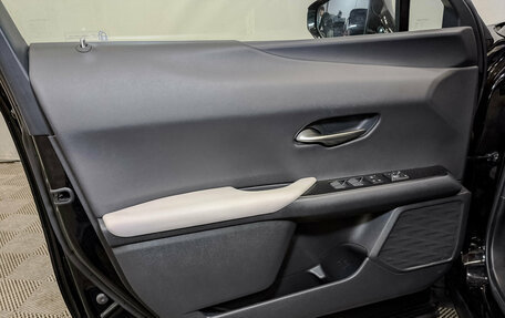 Lexus UX I, 2019 год, 3 300 000 рублей, 15 фотография