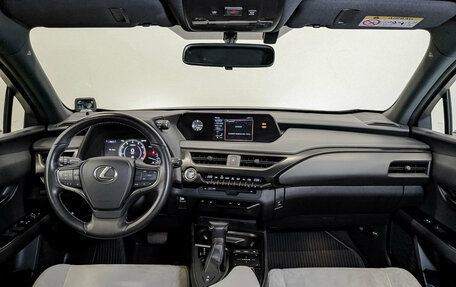 Lexus UX I, 2019 год, 3 300 000 рублей, 10 фотография
