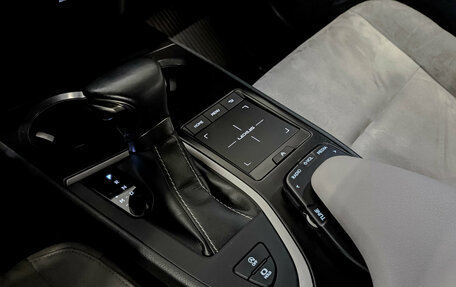 Lexus UX I, 2019 год, 3 300 000 рублей, 24 фотография