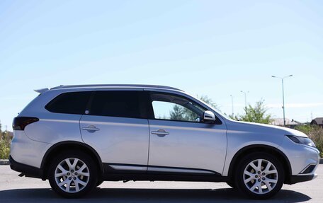 Mitsubishi Outlander III рестайлинг 3, 2015 год, 1 559 394 рублей, 4 фотография