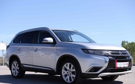 Mitsubishi Outlander III рестайлинг 3, 2015 год, 1 559 394 рублей, 3 фотография