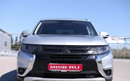 Mitsubishi Outlander III рестайлинг 3, 2015 год, 1 559 394 рублей, 2 фотография