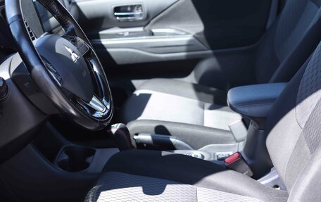 Mitsubishi Outlander III рестайлинг 3, 2015 год, 1 559 394 рублей, 12 фотография