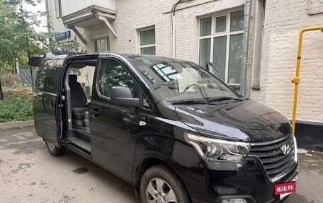 Hyundai Grand Starex Grand Starex I рестайлинг 2, 2019 год, 4 900 000 рублей, 5 фотография