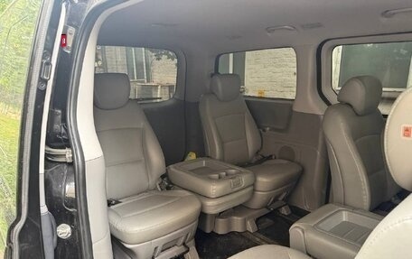 Hyundai Grand Starex Grand Starex I рестайлинг 2, 2019 год, 4 900 000 рублей, 8 фотография