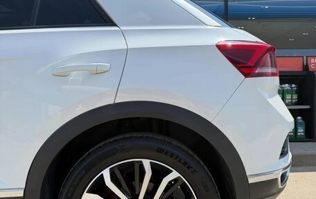 Volkswagen T-Roc I, 2022 год, 1 830 000 рублей, 4 фотография