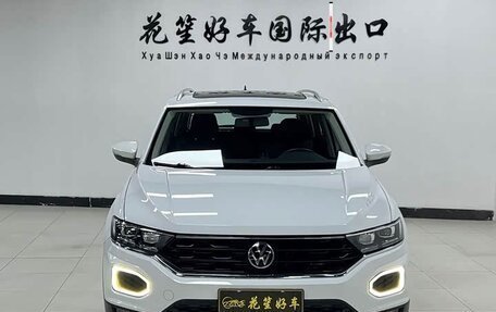 Volkswagen T-Roc I, 2022 год, 1 642 104 рублей, 3 фотография