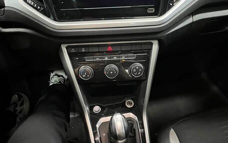 Volkswagen T-Roc I, 2022 год, 1 642 104 рублей, 16 фотография