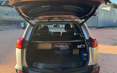 Toyota RAV4, 2013 год, 1 900 000 рублей, 8 фотография