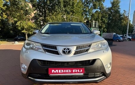 Toyota RAV4, 2013 год, 1 900 000 рублей, 2 фотография