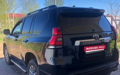 Toyota Land Cruiser Prado 150 рестайлинг 2, 2017 год, 4 750 000 рублей, 2 фотография
