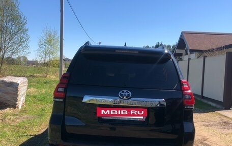 Toyota Land Cruiser Prado 150 рестайлинг 2, 2017 год, 4 750 000 рублей, 7 фотография