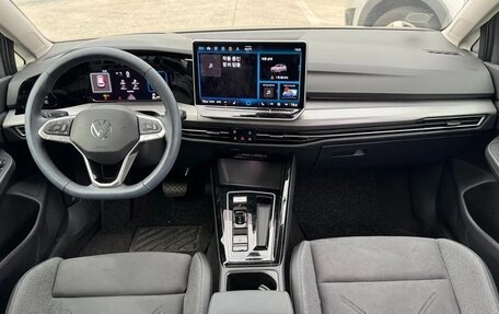 Volkswagen Golf VIII, 2025 год, 3 699 750 рублей, 5 фотография