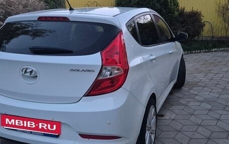 Hyundai Solaris II рестайлинг, 2015 год, 1 109 000 рублей, 22 фотография
