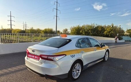 Toyota Camry, 2020 год, 2 200 000 рублей, 3 фотография
