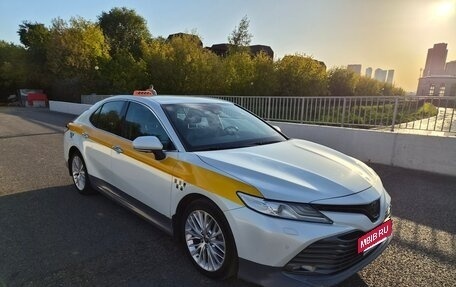 Toyota Camry, 2020 год, 2 200 000 рублей, 2 фотография