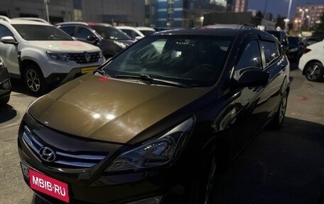 Hyundai Solaris II рестайлинг, 2015 год, 830 000 рублей, 2 фотография