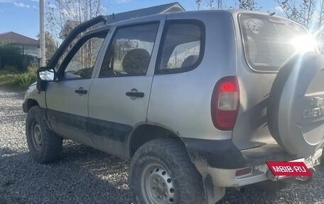 Chevrolet Niva I рестайлинг, 2003 год, 250 000 рублей, 4 фотография