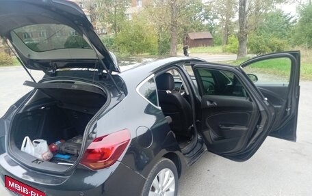 Opel Astra J, 2010 год, 599 999 рублей, 1 фотография