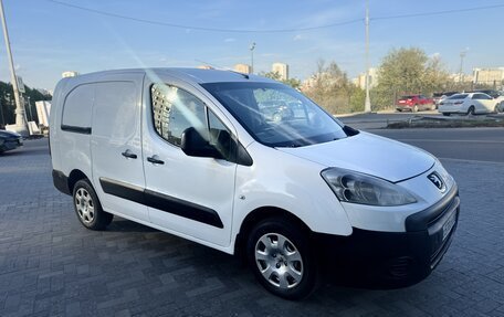 Peugeot Partner II рестайлинг 2, 2010 год, 555 000 рублей, 1 фотография