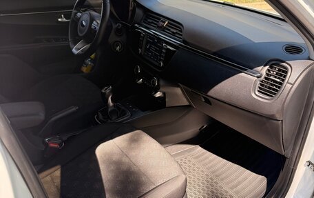 KIA Rio IV, 2018 год, 1 340 000 рублей, 14 фотография
