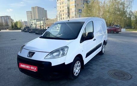 Peugeot Partner II рестайлинг 2, 2010 год, 555 000 рублей, 2 фотография