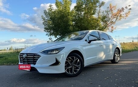 Hyundai Sonata VIII, 2020 год, 1 820 000 рублей, 2 фотография