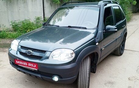 Chevrolet Niva I рестайлинг, 2017 год, 630 000 рублей, 4 фотография