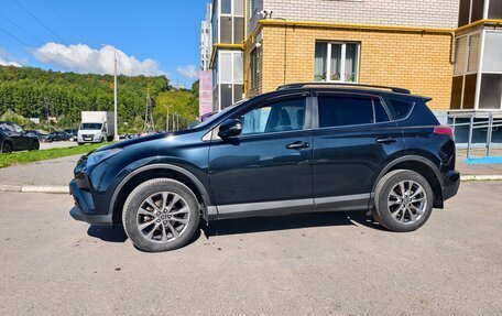 Toyota RAV4, 2017 год, 2 950 000 рублей, 4 фотография