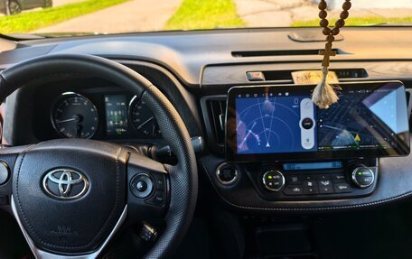 Toyota RAV4, 2017 год, 2 950 000 рублей, 23 фотография