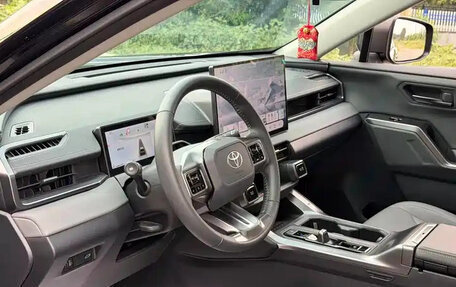 Toyota RAV4, 2026 год, 3 692 000 рублей, 6 фотография