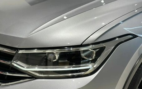Volkswagen Tiguan II, 2021 год, 3 800 000 рублей, 10 фотография