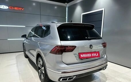 Volkswagen Tiguan II, 2021 год, 3 800 000 рублей, 4 фотография