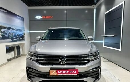 Volkswagen Tiguan II, 2021 год, 3 800 000 рублей, 9 фотография