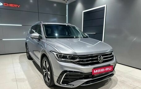 Volkswagen Tiguan II, 2021 год, 3 800 000 рублей, 8 фотография