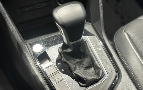 Volkswagen Tiguan II, 2021 год, 3 800 000 рублей, 21 фотография