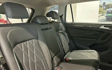Volkswagen Tiguan II, 2021 год, 3 800 000 рублей, 27 фотография