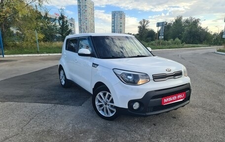 KIA Soul II рестайлинг, 2017 год, 1 250 000 рублей, 1 фотография