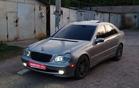 Mercedes-Benz C-Класс, 2003 год, 440 000 рублей, 3 фотография