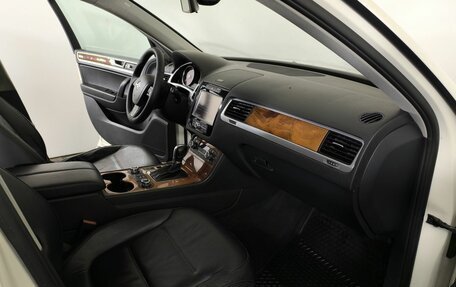 Volkswagen Touareg III, 2011 год, 1 450 000 рублей, 10 фотография